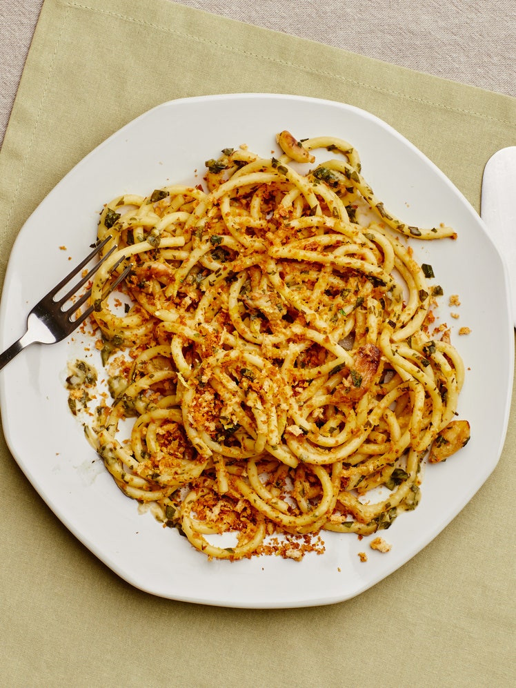 Pasta With 20 Cloves of Garlic